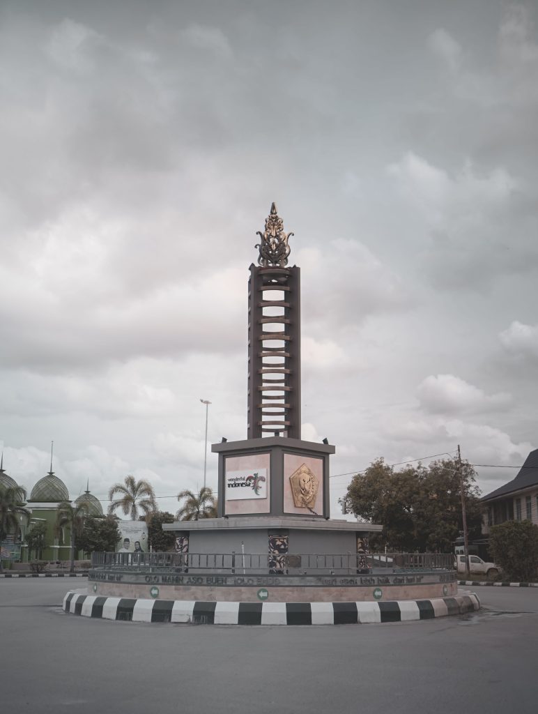 Ikon Kabupaten Sinjai: Patung Kuda, Tugu Bambu, dan Minas yang Melegenda